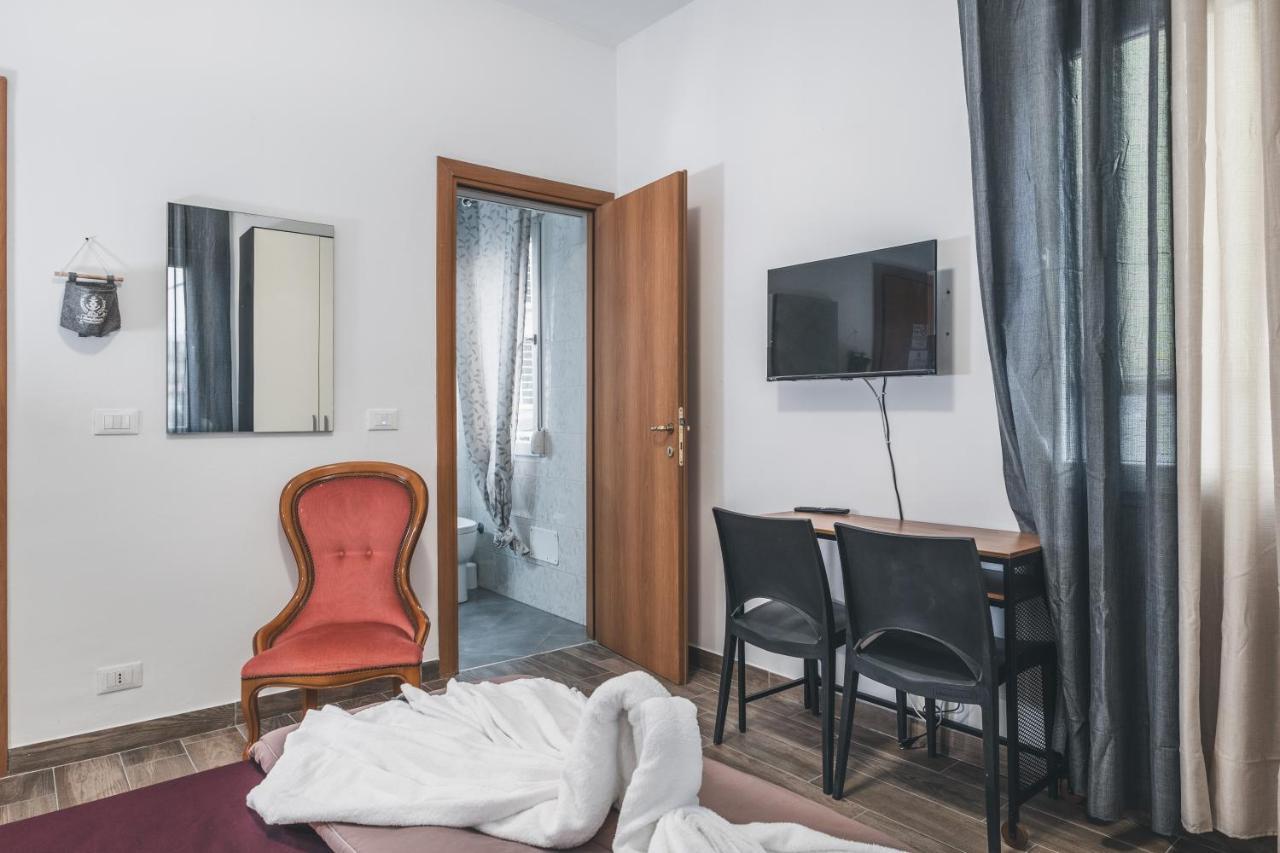 Bulldog Station Apartments With Private Wc, Ac, Tv Mestre Bagian luar foto