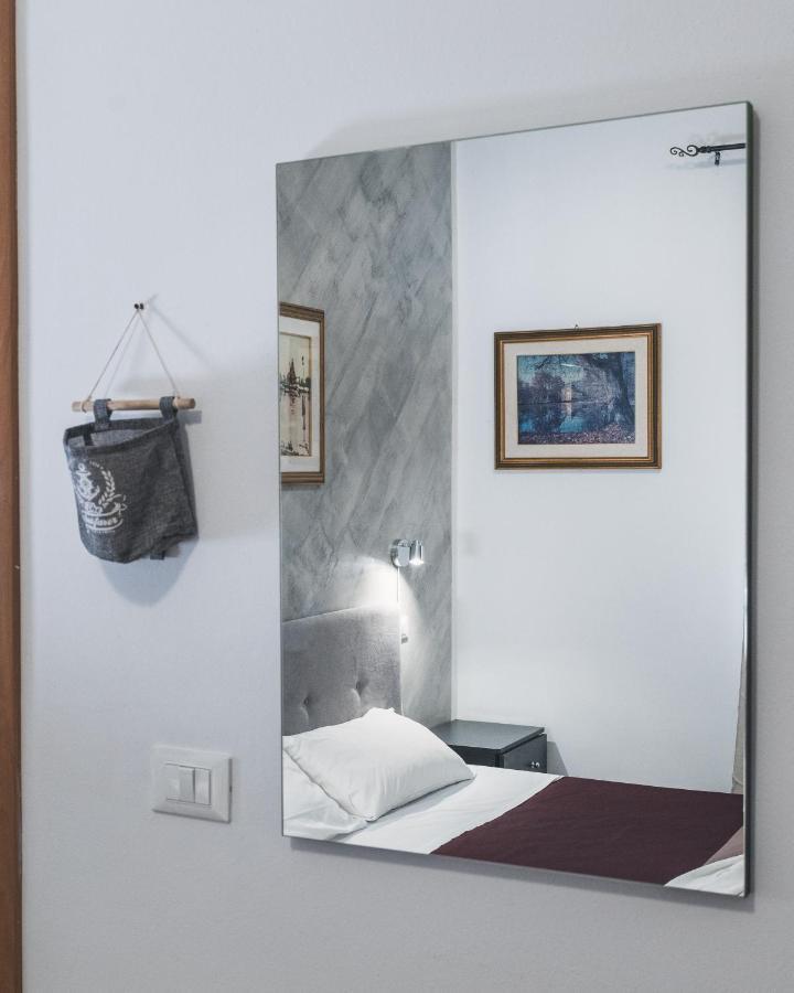 Bulldog Station Apartments With Private Wc, Ac, Tv Mestre Bagian luar foto