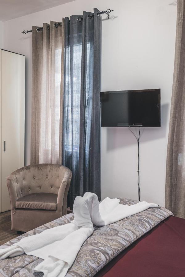 Bulldog Station Apartments With Private Wc, Ac, Tv Mestre Bagian luar foto