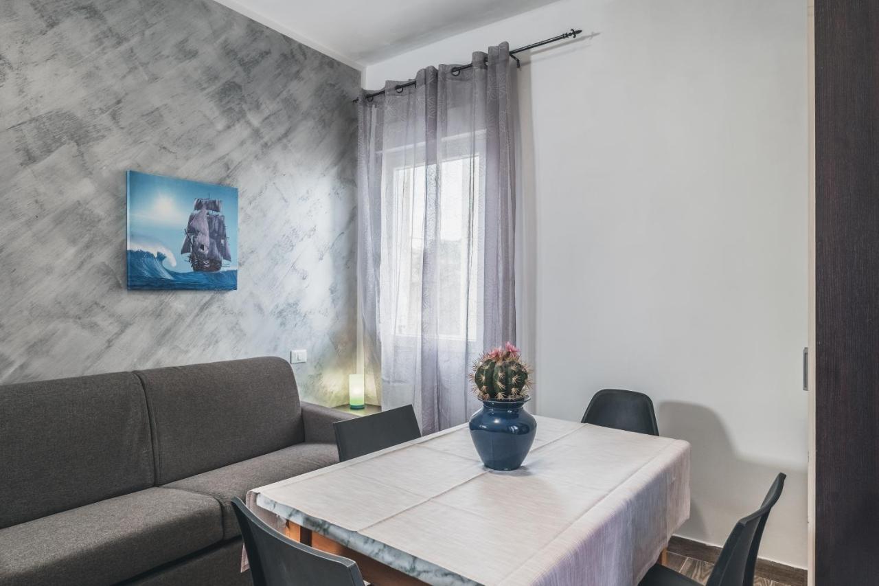 Bulldog Station Apartments With Private Wc, Ac, Tv Mestre Bagian luar foto