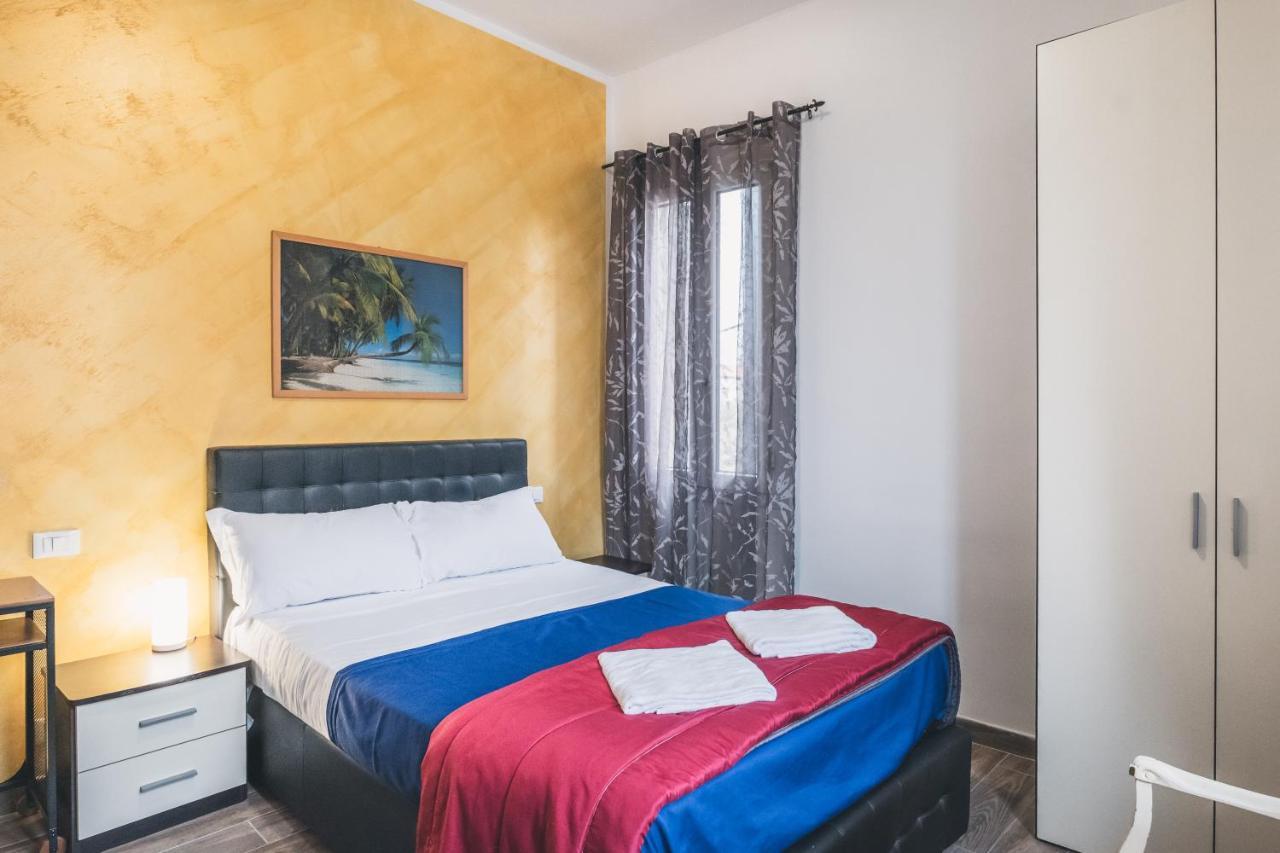 Bulldog Station Apartments With Private Wc, Ac, Tv Mestre Bagian luar foto