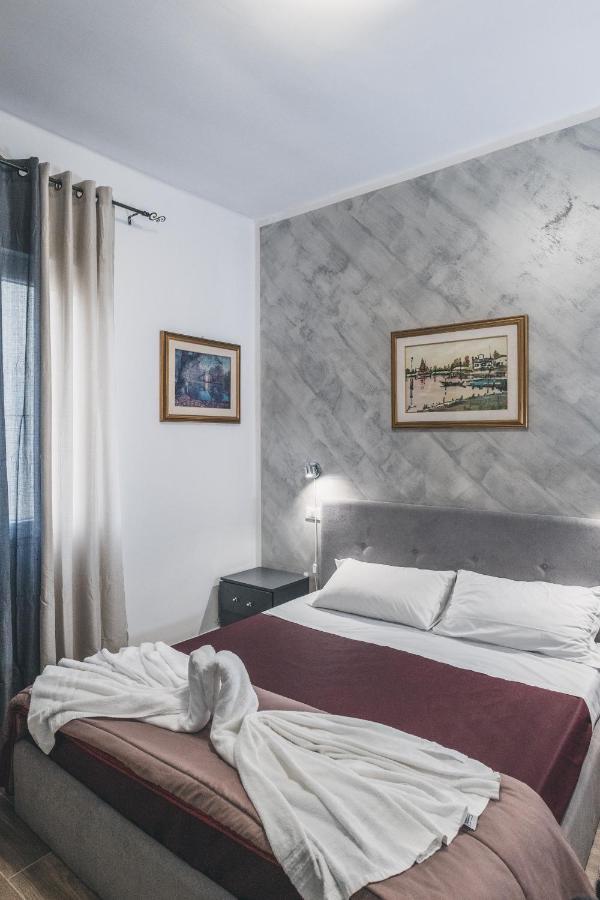 Bulldog Station Apartments With Private Wc, Ac, Tv Mestre Bagian luar foto